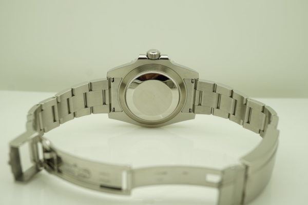 Rolex 116610LV SUBMARINER HULK GREEN DIAL BEZEL 2018 WARRANTY FULL SET - Image 8