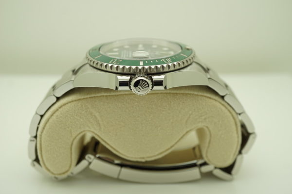 Rolex 116610LV SUBMARINER HULK GREEN DIAL BEZEL 2018 WARRANTY FULL SET - Image 3