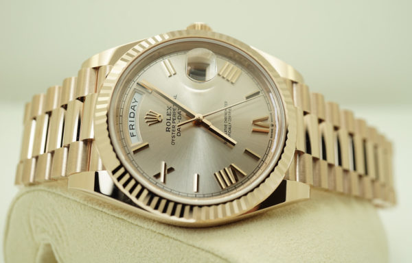 BRAND NEW Rolex 228235 DAY DATE 40 18K ROSE GOLD SUNDUST ROMAN DIAL 2021 COMPLETE SET - Image 10