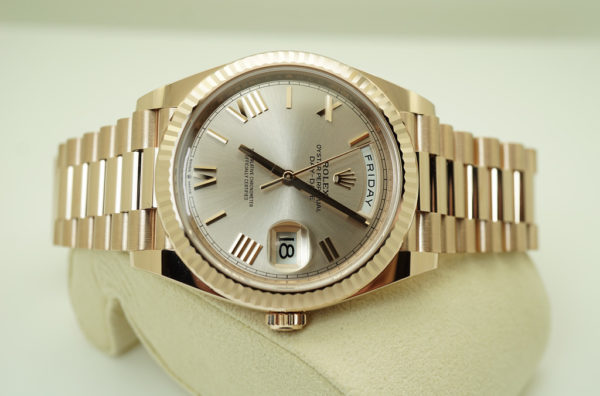 BRAND NEW Rolex 228235 DAY DATE 40 18K ROSE GOLD SUNDUST ROMAN DIAL 2021 COMPLETE SET - Image 9