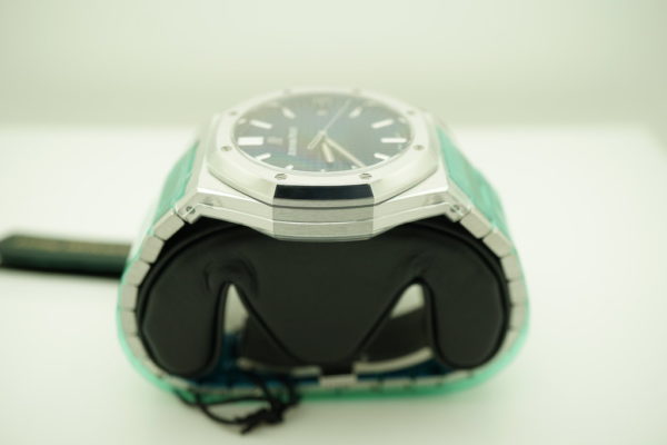 BRAND NEW Audemars PIGUET ROYAL OAK 15500ST BLUE DIAL 41MM SEALED COMPLETE SET - Image 4