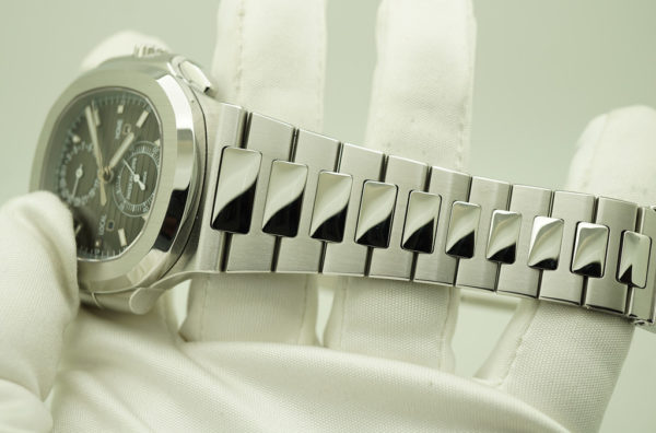 Patek PHILIPPE 5990/1A NAUTILUS CHRONOGRAPH TRAVEL TIME 2018 COMPLETE SET - Image 5