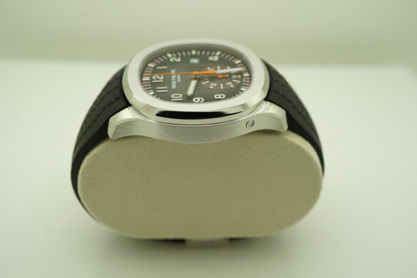 Patek PHILIPPE 5968A AQUANAUT CHRONOGRAPH BLACK ORANGE DIAL 42MM 2020 FULL SET - Image 4
