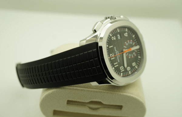Patek PHILIPPE 5968A AQUANAUT CHRONOGRAPH BLACK ORANGE DIAL 42MM 2020 FULL SET - Image 6