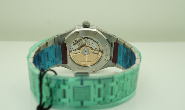 BRAND NEW Audemars PIGUET ROYAL OAK 77351 BLUE DIAL DIAMOND BEZEL 34MM 2022 FULL SET - Image 5