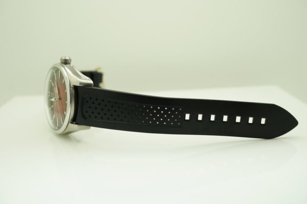 NEW H. Moser & Cie PIONEER CENTRE SECONDS MAD RED DIAL 2022 COMPLETE SET - Image 5