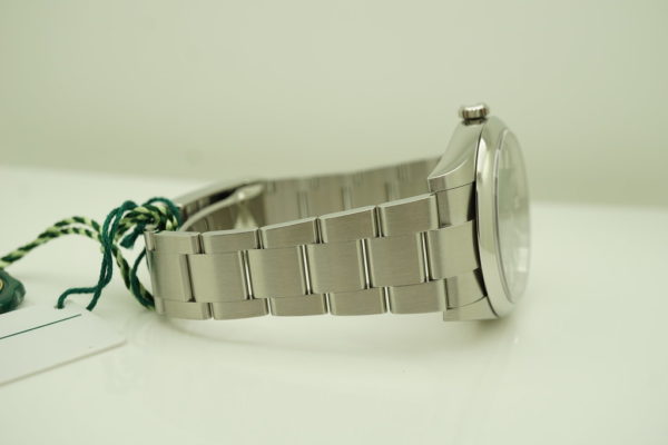 BRAND NEW Rolex 124300 OYSTER PERPETUAL GREEN DIAL 41MM 2022 COMPLETE SET - Image 6
