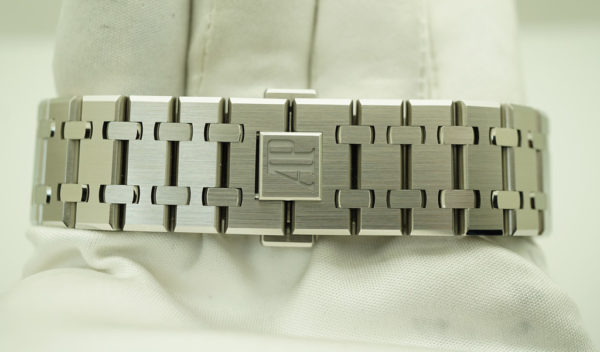 BRAND NEW Audemars PIGUET ROYAL OAK 15500ST BLACK DIAL 41MM 2021 COMPLETE SET - Image 7