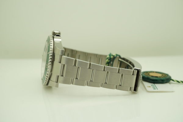 NEW Rolex 116610LV SUBMARINER HULK GREEN DIAL BEZEL 2020 WARRANTY FULL SET - Image 5