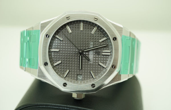 BRAND NEW Audemars PIGUET ROYAL OAK 15500ST GREY DIAL 41MM 2021 SEALED COMPLETE SET - Image 6