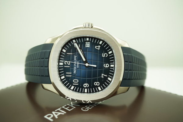 Patek PHILIPPE 5168G AQUANAUT WHITE GOLD BLUE DIAL 42MM 2021 COMPLETE SET - Image 9