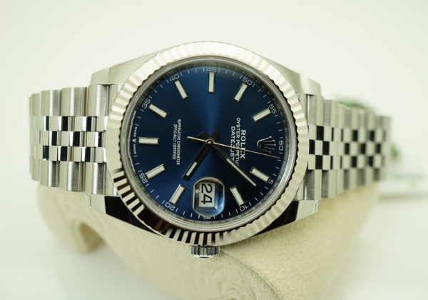 BRAND NEW Rolex 126334 DATEJUST 41 FLUTED BEZEL BLUE STICKS DIAL JUBILEE BAND 2022 FULL SET - Image 9