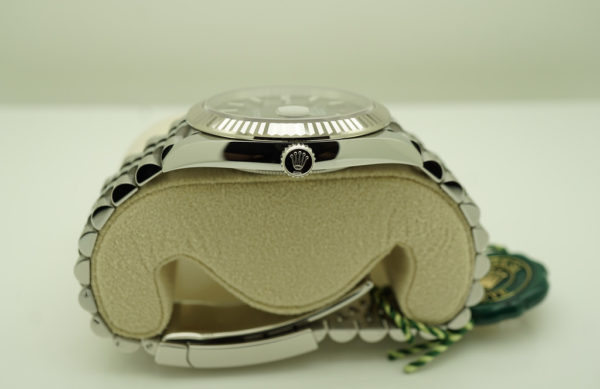 BRAND NEW Rolex 126334 DATEJUST 41 FLUTED BEZEL BLACK STICK DIAL JUBILEE BAND 2022 FULL SET - Image 4