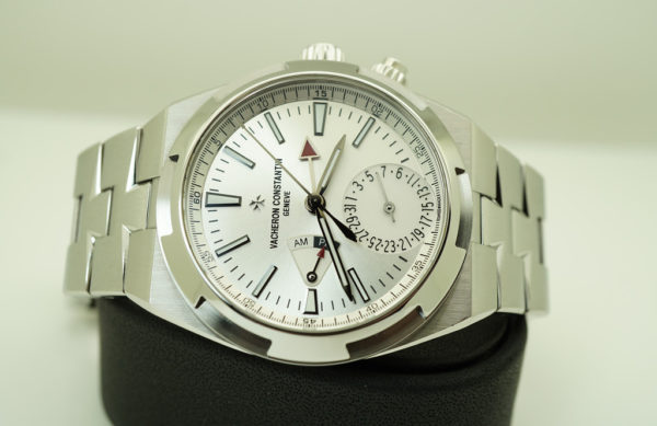Vacheron CONSTANTIN OVERSEAS DUAL TIME 7900V SILVER DIAL 41MM 2019 FULL SET - Image 10