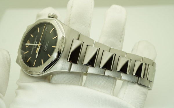 Girard Perregaux LAUREATO INFINITY EDITION LIMITED 188 PIECES 42MM 2022 FULL SET - Image 5