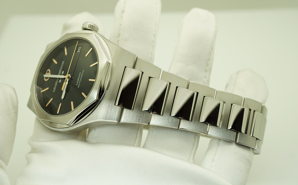 Girard Perregaux LAUREATO INFINITY EDITION LIMITED 188 PIECES 42MM 2022 FULL SET Takuya Watches