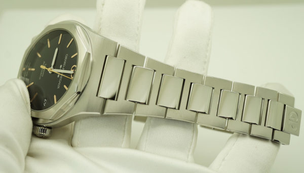 Girard Perregaux LAUREATO INFINITY EDITION LIMITED 188 PIECES 42MM 2022 FULL SET - Image 6