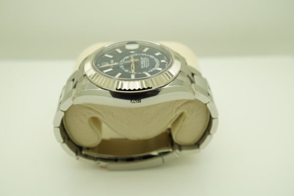 LIKE NEW Rolex 326934 SKY-DWELLER BLUE DIAL OYSTER BRACELET 2020 COMPLETE SET - Image 4