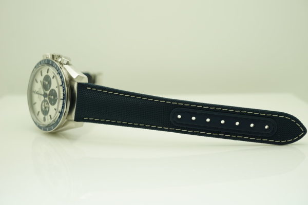 BRAND NEW Omega SPEEDMASTER SILVER SNOOPY AWARD 50TH ANNIVERSARY 2021 FULL SET - Image 5