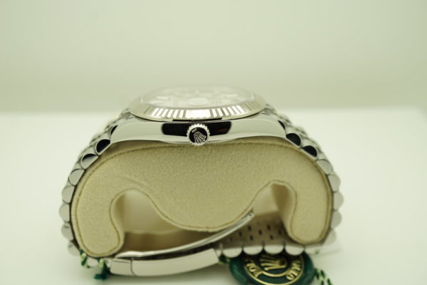 BRAND NEW Rolex 126334 DATEJUST 41 FLUTED BEZEL SILVER STICK DIAL JUBILEE FULL SET - Image 3