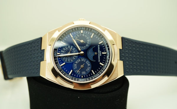 Vacheron CONSTANTIN OVERSEAS PERPETUAL CALENDAR 4300V ROSE GOLD BLUE DIAL 2022 - Image 9