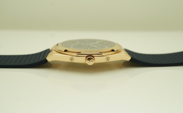 Vacheron CONSTANTIN OVERSEAS PERPETUAL CALENDAR 4300V ROSE GOLD BLUE DIAL 2022 - Image 3
