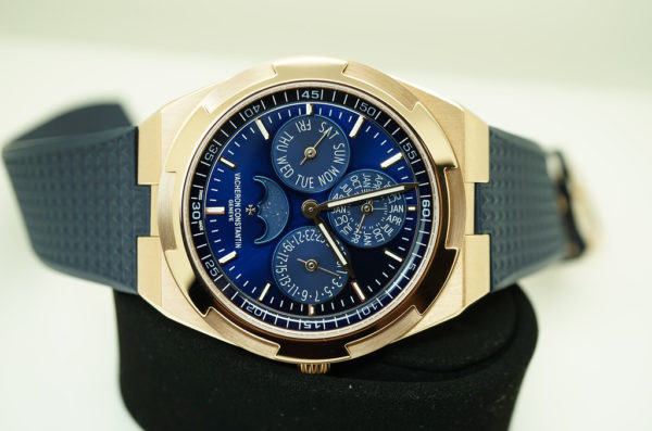 Vacheron CONSTANTIN OVERSEAS PERPETUAL CALENDAR 4300V ROSE GOLD BLUE DIAL 2022 - Image 8