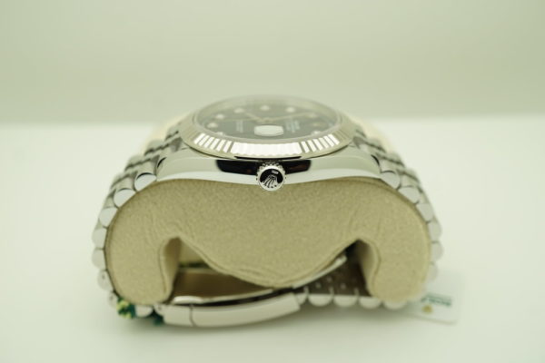 BRAND NEW Rolex 126334 DATEJUST 41 FLUTED BEZEL BLUE DIAMOND DIAL JUBILEE BAND 2022 FULL SET - Image 3