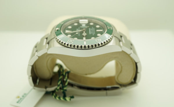 NEW Rolex 116610LV SUBMARINER HULK GREEN DIAL BEZEL 2020 WARRANTY FULL SET - Image 4