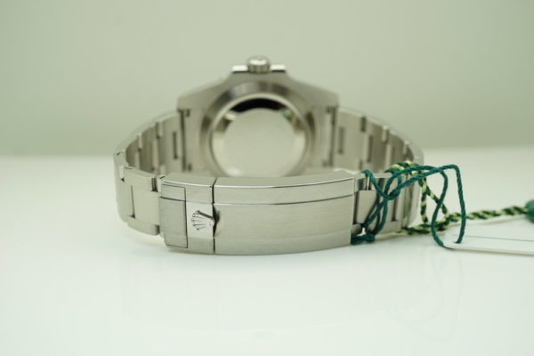 NEW Rolex 116610LV SUBMARINER HULK GREEN DIAL BEZEL 2020 WARRANTY FULL SET - Image 7