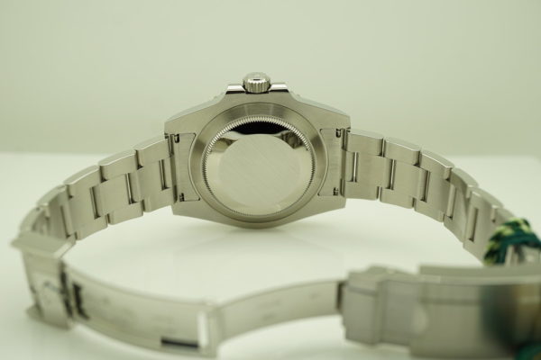 NEW Rolex 116610LV SUBMARINER HULK GREEN DIAL BEZEL 2020 WARRANTY FULL SET - Image 8