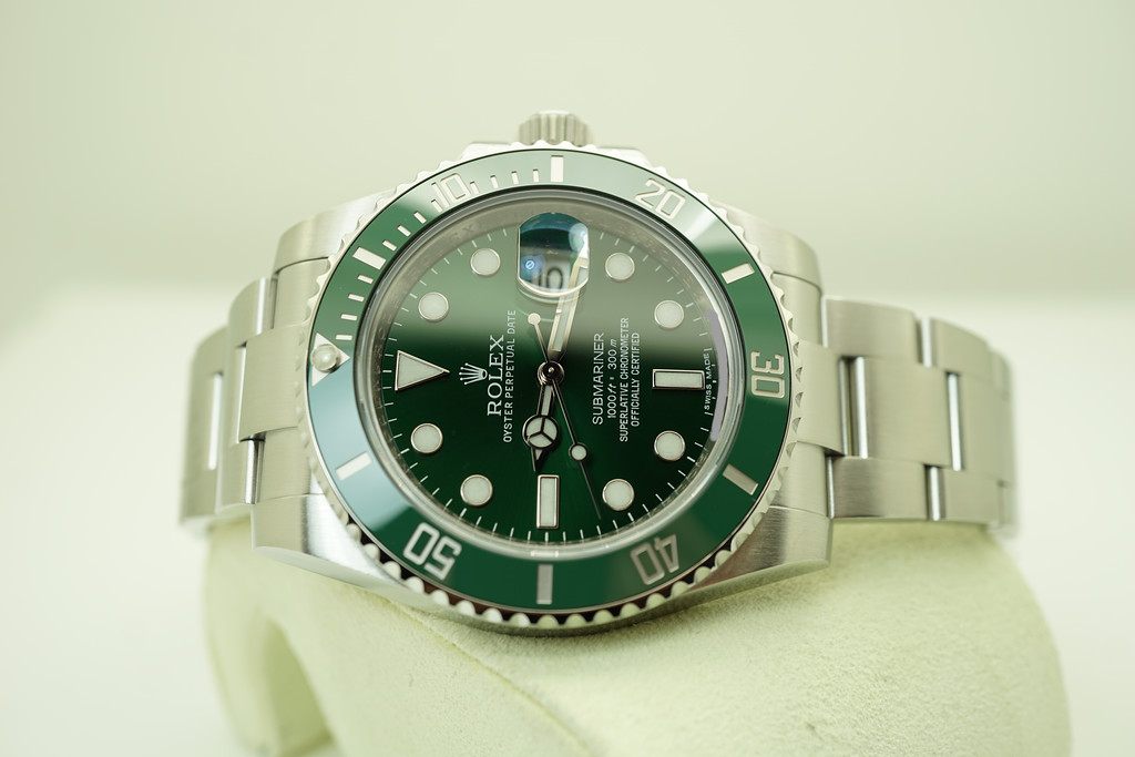 Rolex 116610LV SUBMARINER HULK GREEN DIAL GREEN BEZEL 40MM COMPLETE SET - Takuya Watches