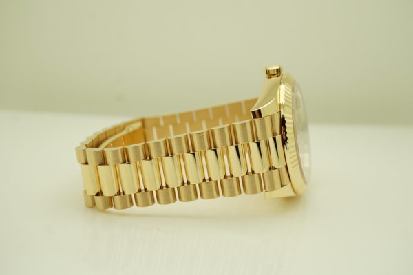 Rolex 228238 DAY DATE 40 YELLOW GOLD CHAMPAGNE BAGUETTE DIAMOND DIAL 2022 FULL SET - Image 6