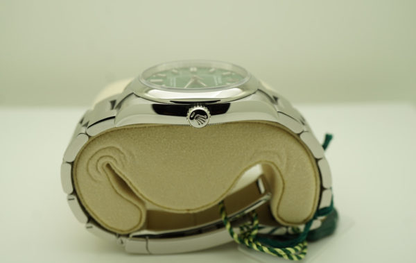 BRAND NEW Rolex 126000 OYSTER PERPETUAL GREEN DIAL 36MM 2022 COMPLETE SET - Image 3