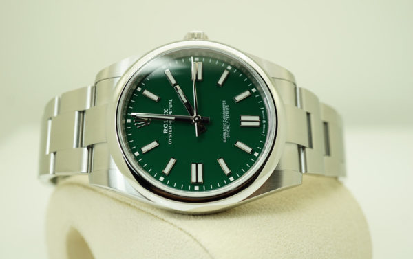 BRAND NEW Rolex 124300 OYSTER PERPETUAL GREEN DIAL 41MM 2022 COMPLETE SET - Image 10