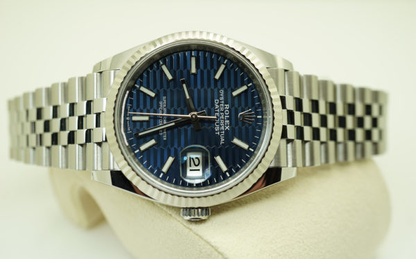 BRAND NEW Rolex 126234 DATEJUST 36 FLUTED BEZEL BLUE MOTIF DIAL JUBILEE BAND 2022 FULL SET - Image 8
