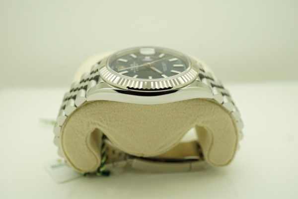 BRAND NEW Rolex 126334 DATEJUST 41 FLUTED BEZEL BLUE STICKS DIAL JUBILEE BAND 2022 FULL SET - Image 4