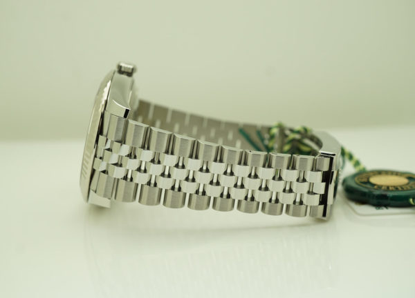 BRAND NEW Rolex 126334 DATEJUST 41 FLUTED BEZEL BLUE STICKS DIAL JUBILEE BAND 2022 FULL SET - Image 5