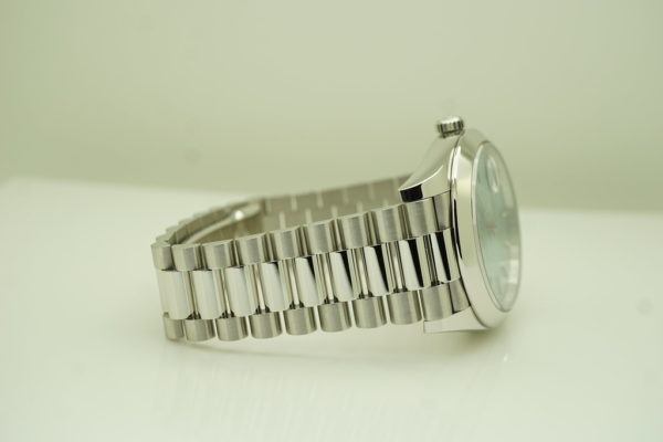 Rolex 228206 DAY DATE PLATINUM ICE BLUE DIAGONAL MOTIF DIAL 40MM 2021 FULL SET - Image 6