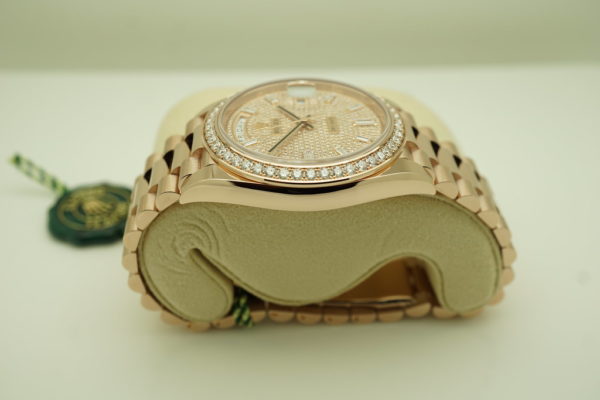BRAND NEW Rolex 228345RBR DAY DATE 40 ROSE GOLD DIAMOND BEZEL PAVE DIAMONDS DIAL 2022 FULL SET - Image 4