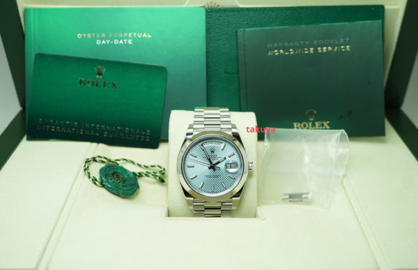 Rolex 228206 DAY DATE PLATINUM ICE BLUE DIAGONAL MOTIF DIAL 40MM 2021 FULL SET - Image 2