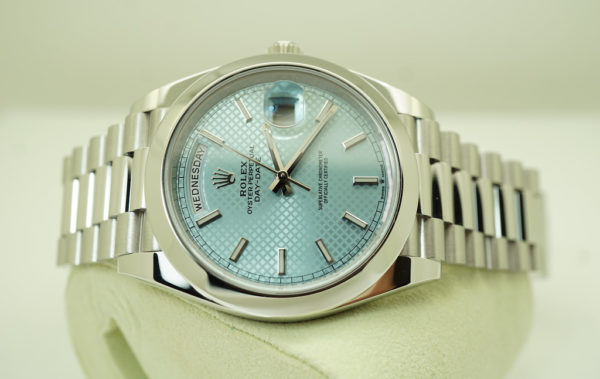 Rolex 228206 DAY DATE PLATINUM ICE BLUE DIAGONAL MOTIF DIAL 40MM 2021 FULL SET - Image 10