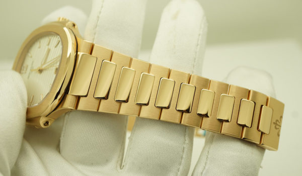 MINT Patek PHILIPPE 7118/1R NAUTILUS 18K ROSE GOLD WHITE DIAL 2022 FULL SET - Image 5