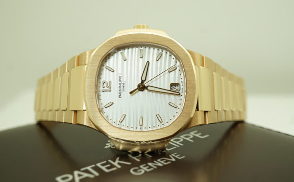 MINT Patek PHILIPPE 7118/1R NAUTILUS 18K ROSE GOLD WHITE DIAL 2022 FULL SET - Image 10