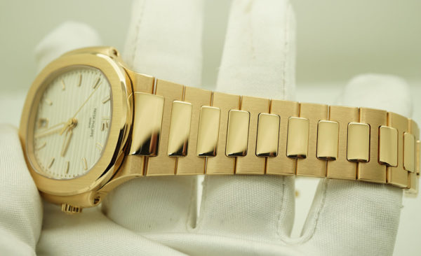 MINT Patek PHILIPPE 7118/1R NAUTILUS 18K ROSE GOLD WHITE DIAL 2022 FULL SET - Image 6
