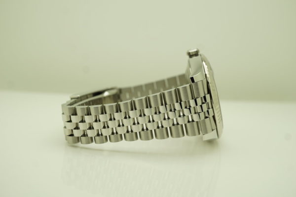 Rolex 126334 DATEJUST 41 18K FLUTED BEZEL BLACK STICK DIAL JUBILEE BAND 2021 FULL SET - Image 6