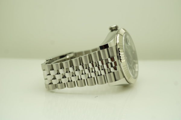 Rolex 326934 SKY-DWELLER BLUE DIAL JUBILEE BAND 2022 WARRANTY FULL SET - Image 6