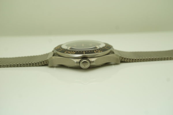 MINT Omega SEAMASTER DIVER 300M 007 JAMES BOND TITANIUM MESH BRACELET 2022 - Image 3