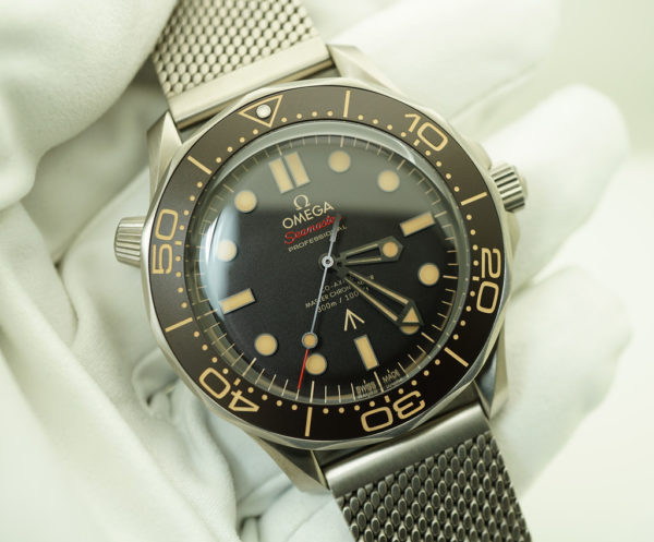 MINT Omega SEAMASTER DIVER 300M 007 JAMES BOND TITANIUM MESH BRACELET 2022 - Image 8