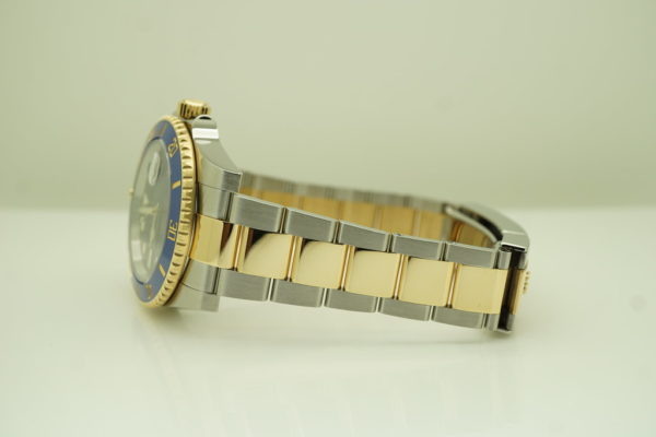 Rolex 116613LB SUBMARINER 2 TONE SUNBURST BLUE DIAL 2019 WARRANTY FULL SET - Image 5